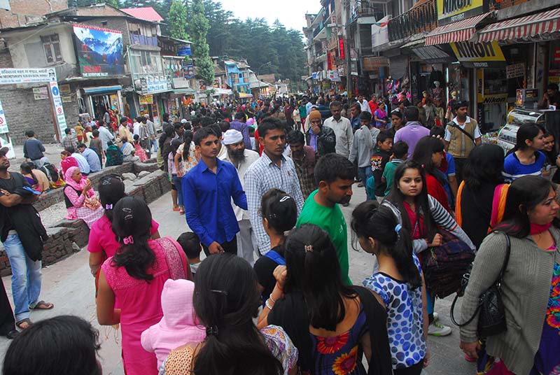 The always crowded Manali Mall