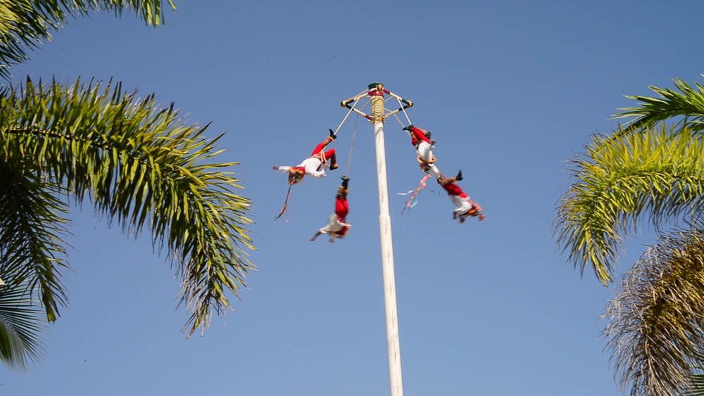 Performers on the Scupture Walk, Vallarta, Mexico