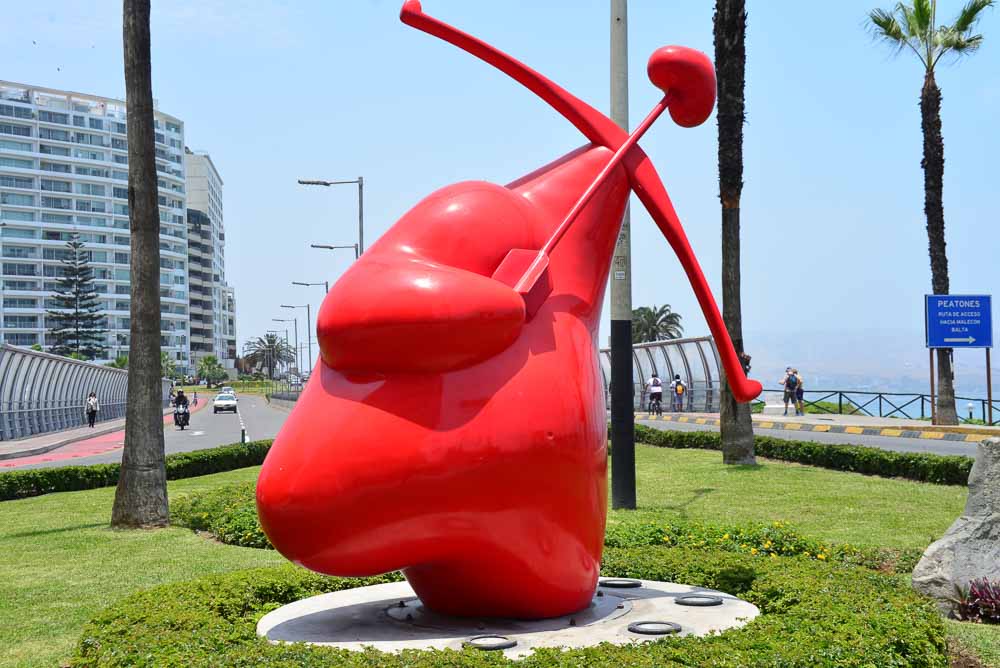 Sculpture in Mille Flores Lima Peru