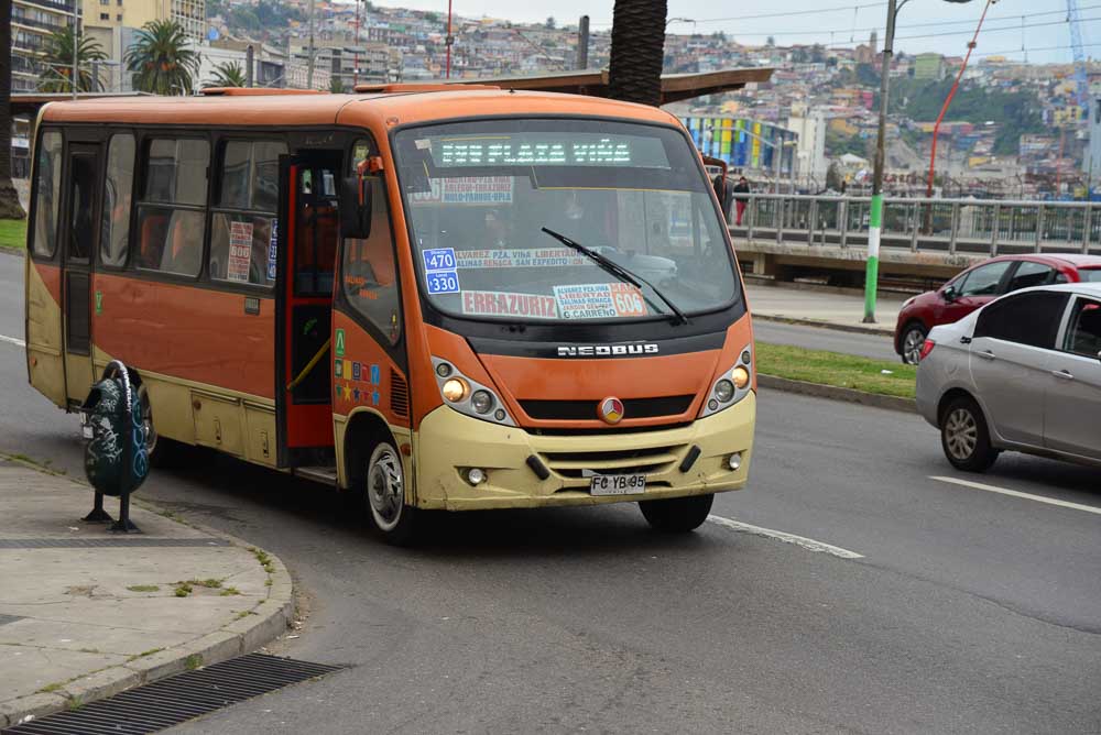 local bus in valparaiso chile
